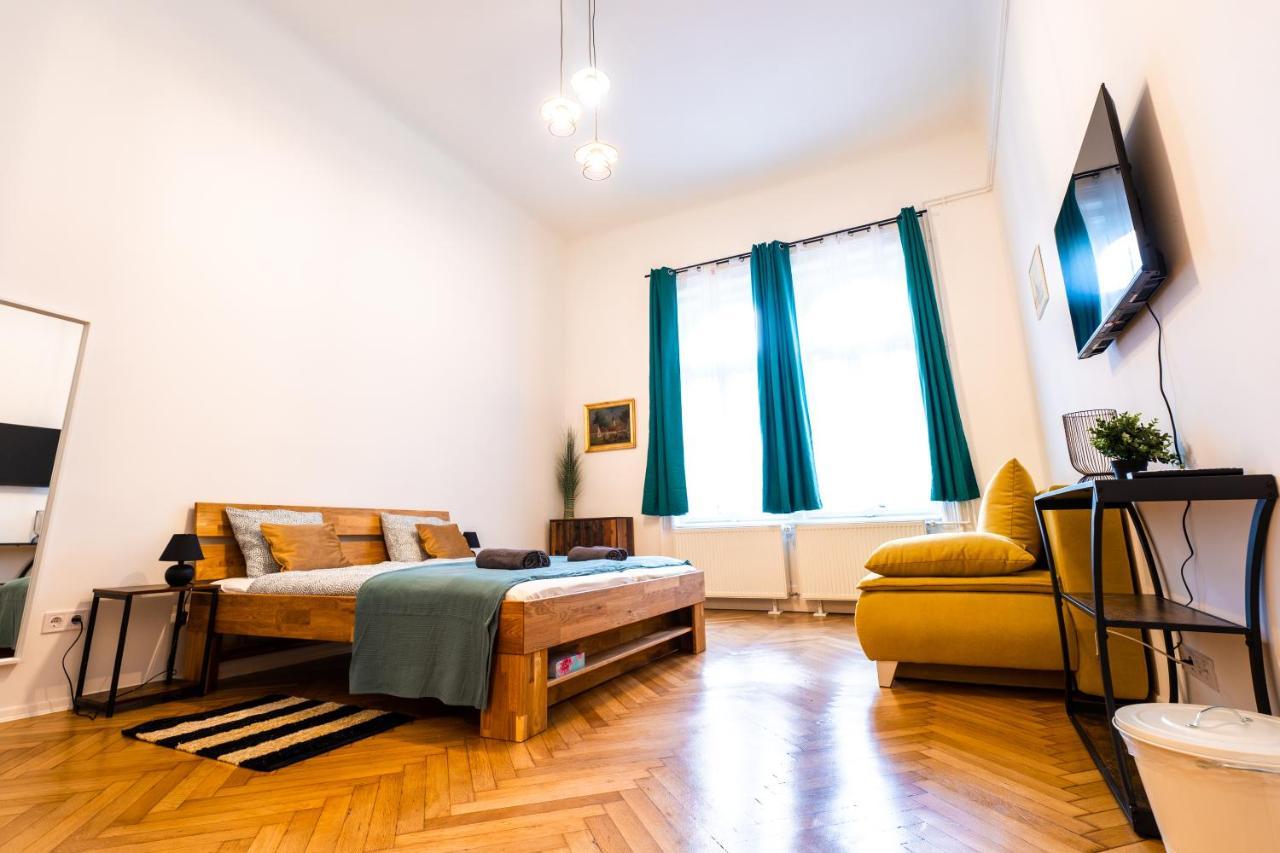 Palace Quarter Suite Budapest Exterior photo